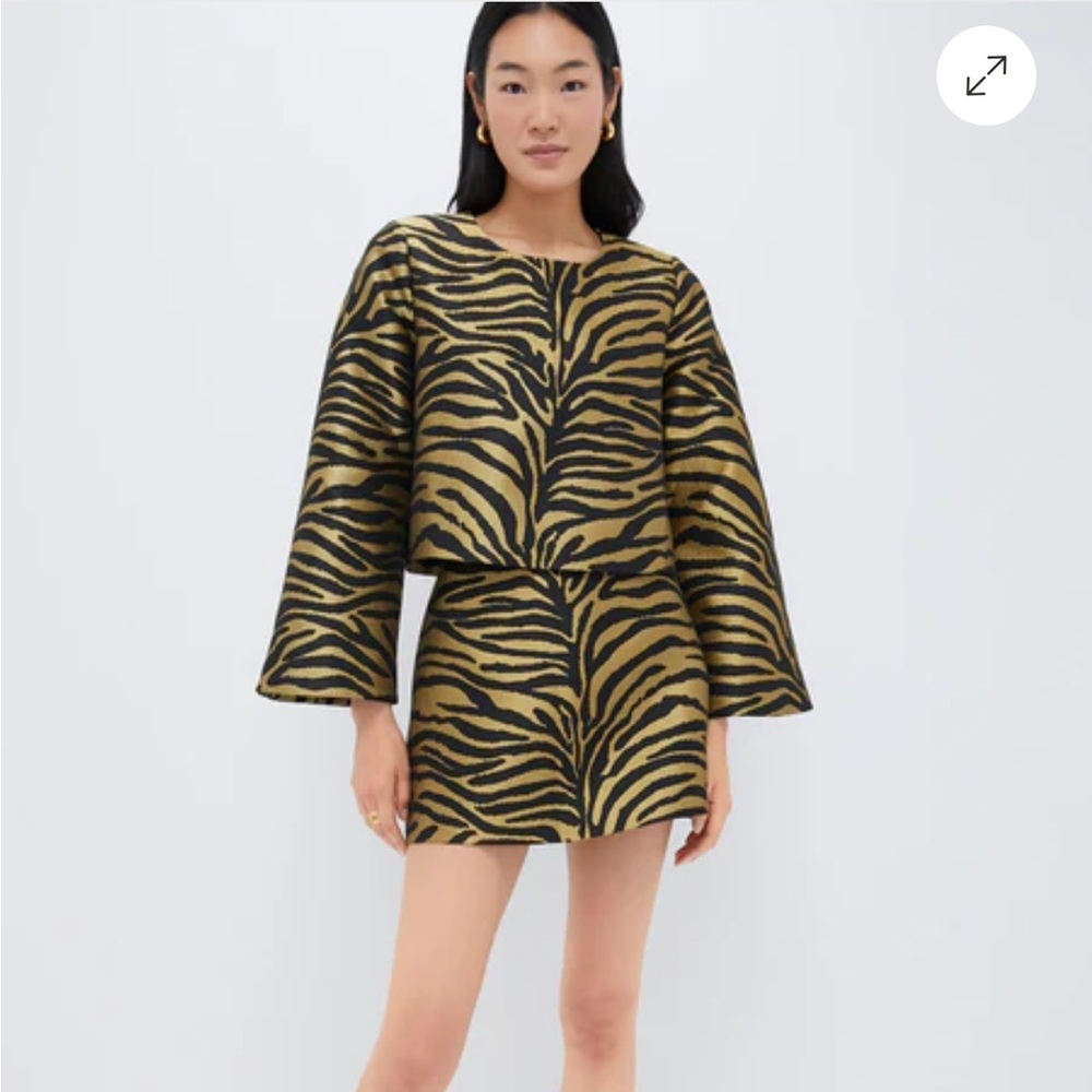 Tuckernuck Black and Gold Zebra Print Set